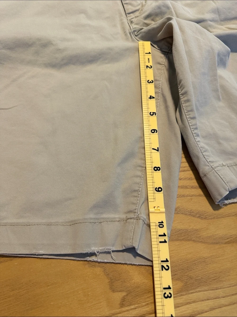 American Eagle Outfitters Men’s Light Khaki Flat-Front Shorts